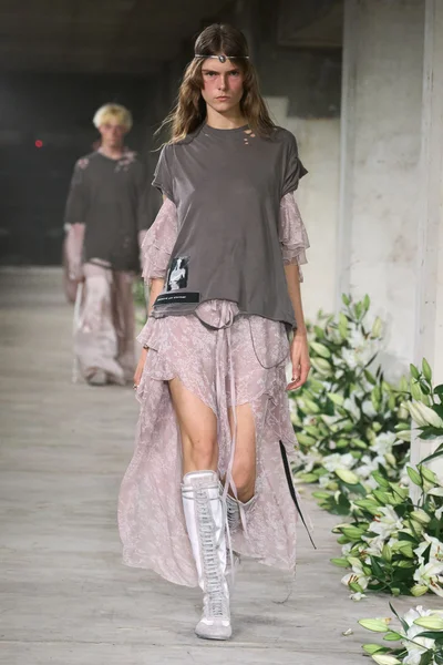 Look 26